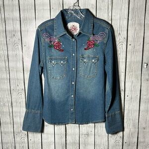 Country Royalty embroidered bull skull studded snap button front shirt size S